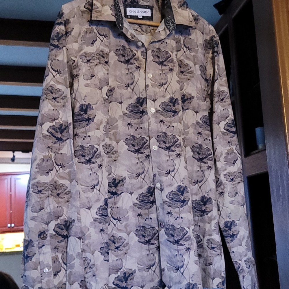 Men's pattern button front shirt